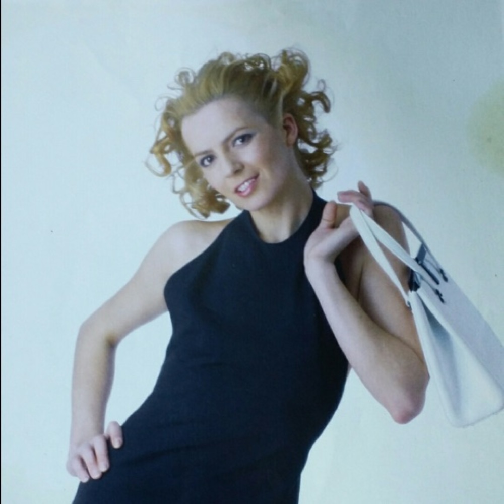 Meet the posher seller/buyer - Picture 3 of 15